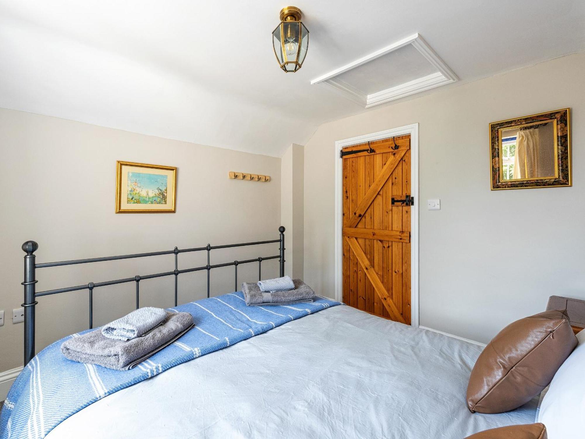 Red Kite Cottage Easton on the Hill ภายนอก รูปภาพ