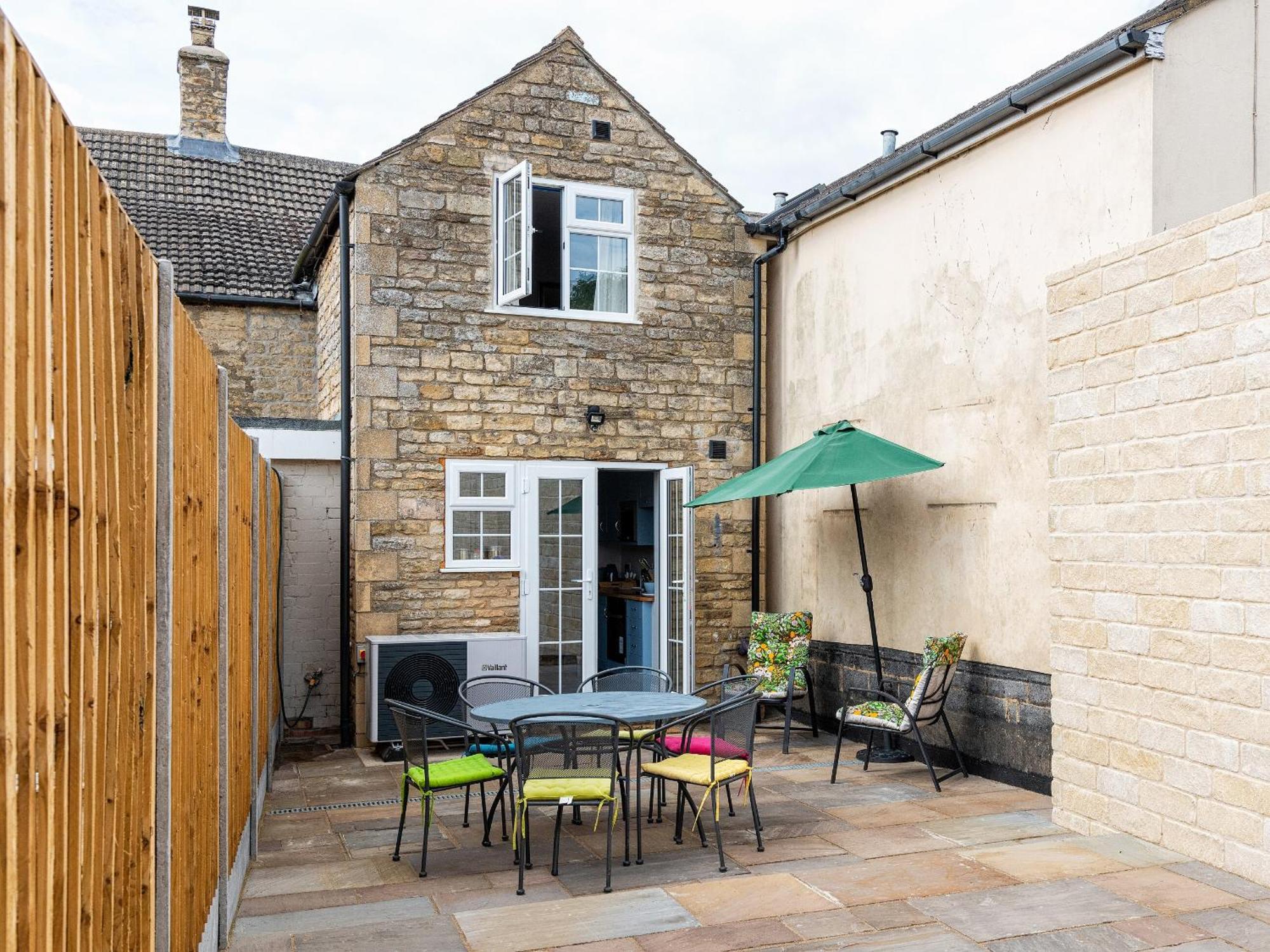 Red Kite Cottage Easton on the Hill ภายนอก รูปภาพ